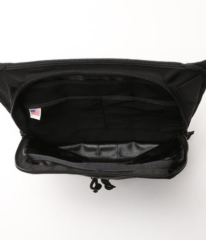 美品 BRIEFING ショルダーバッグ CLOUD TRIPPER BRA193L01-010 メンズ ブリーフィング