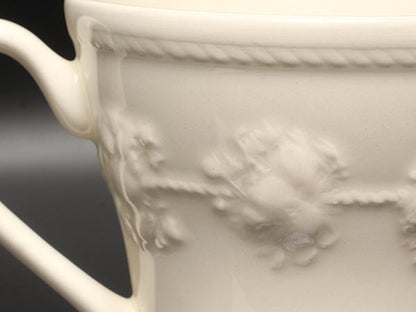 美品 WEDGWOOD マグカップ フェスティビティ アイボリー ウェッジウッド