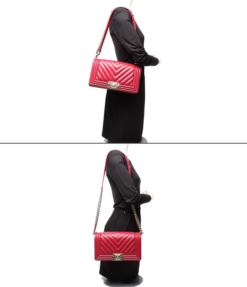 美品 シャネル チェーンショルダーバッグ 肩掛け ゴールド金具 シェブロン Vステッチ ラムスキン ボーイシャネル レディース CHANEL